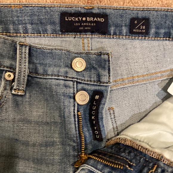 Lucky Women’s Skinny AVA Jeans, Sz6, Great Condition, 2 button with zipper fly. - Picture 12 of 15